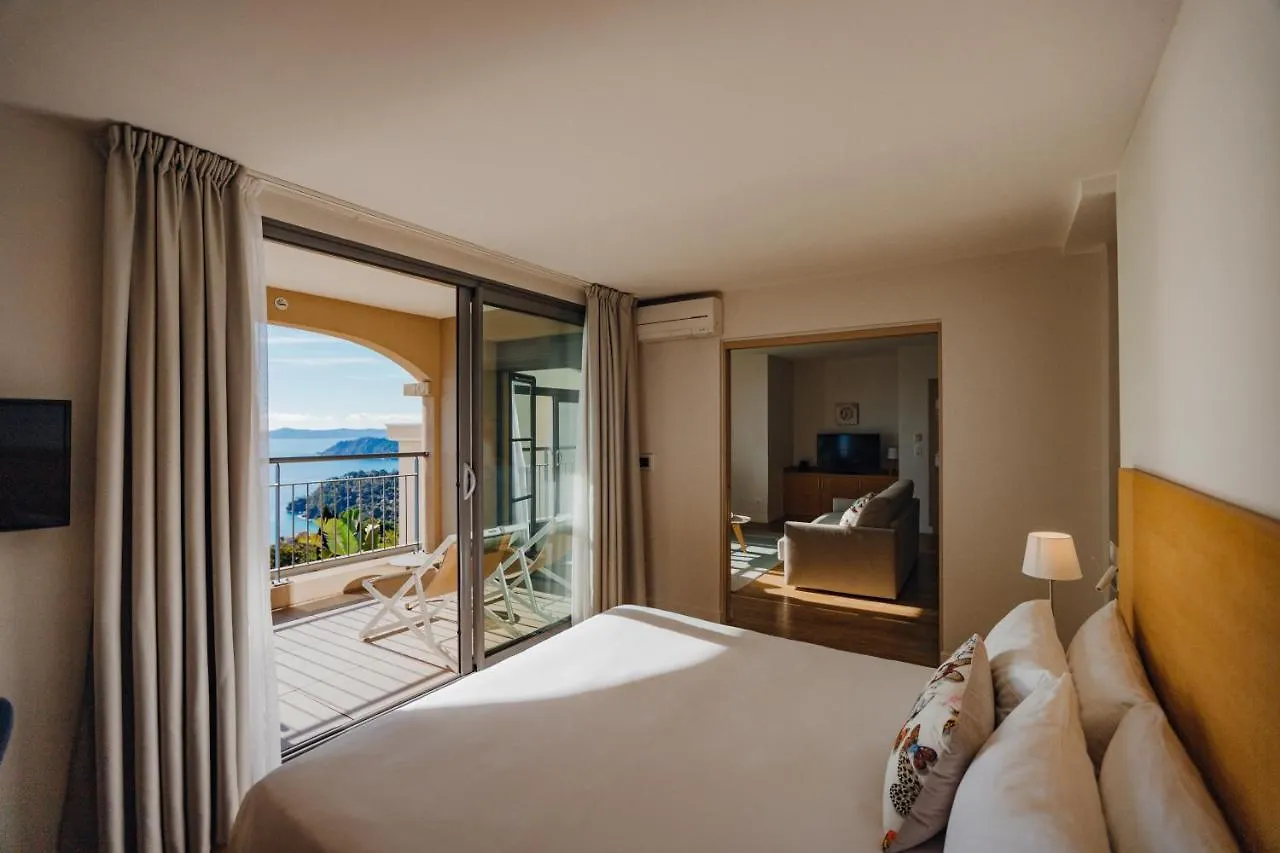 Hotel La Villa Douce Rayol-Canadel-sur-Mer 4*,