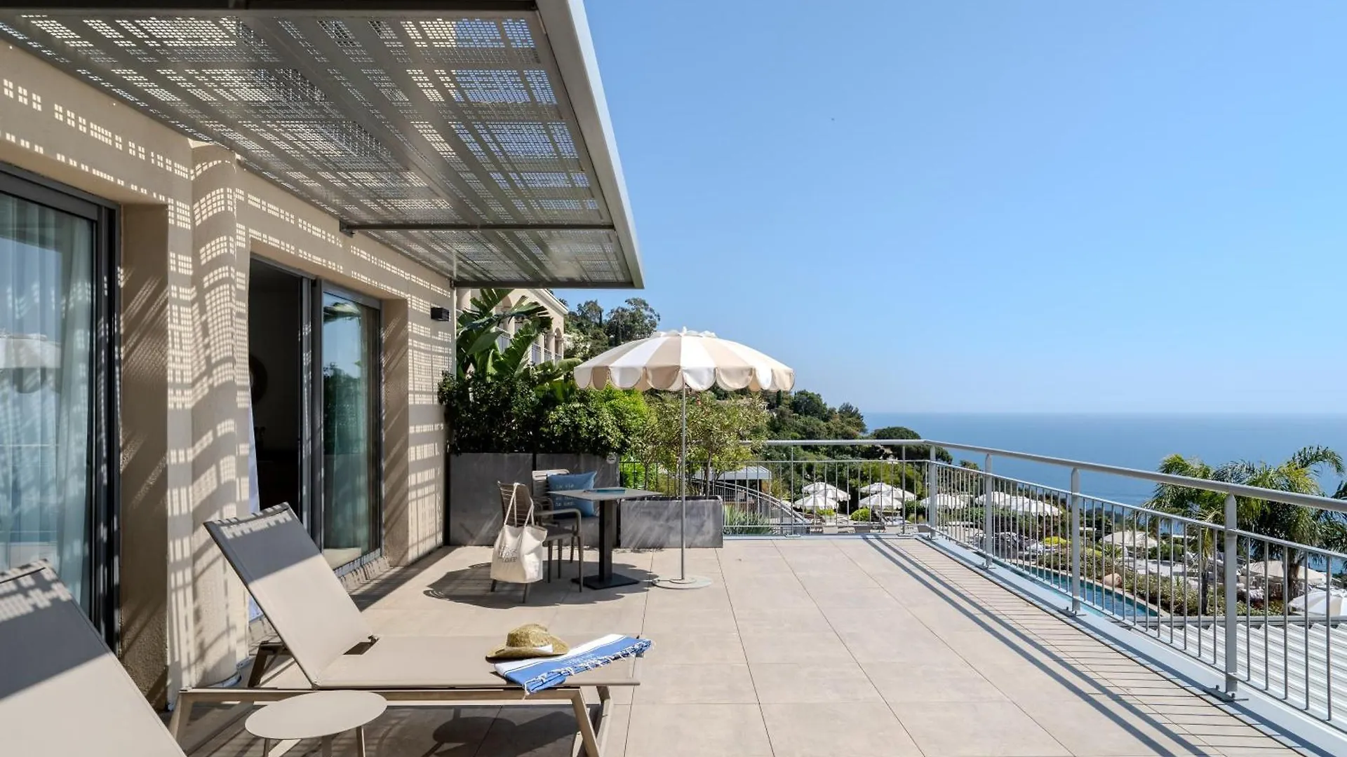Hotel La Villa Douce Rayol-Canadel-sur-Mer 4*,  France