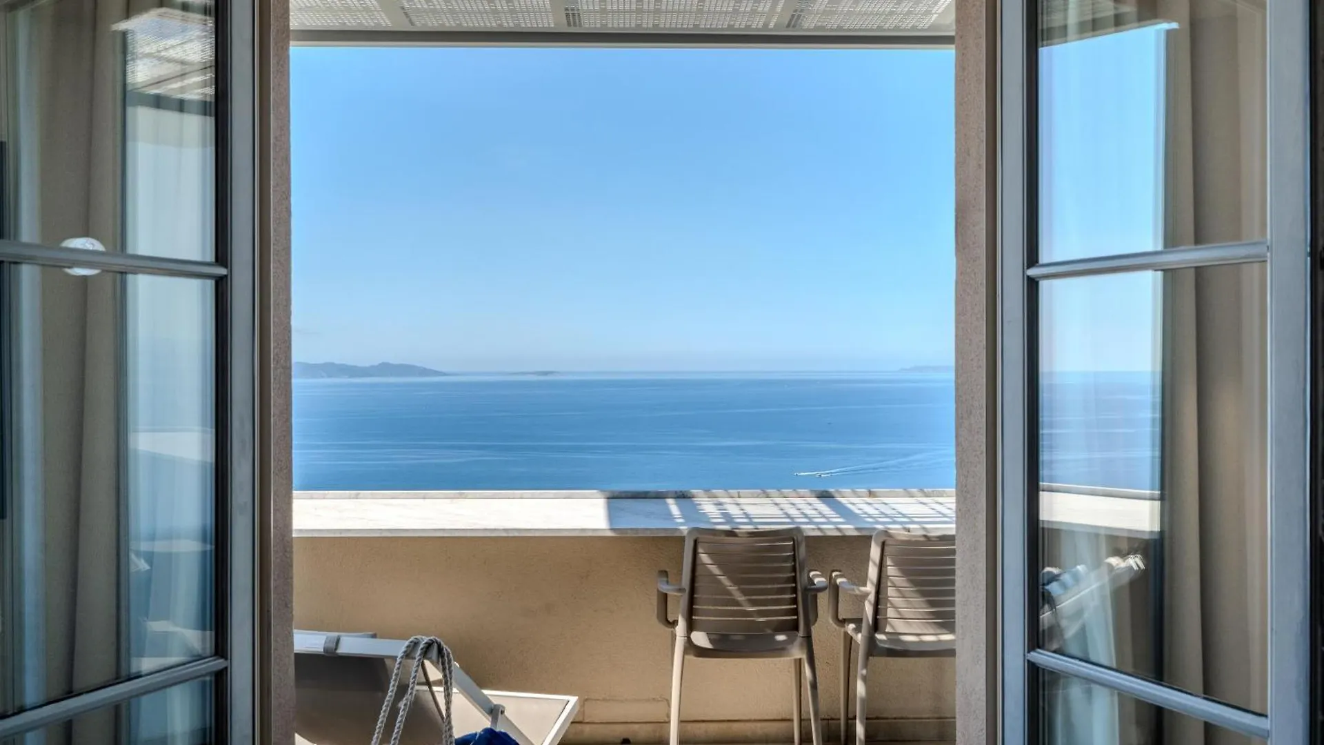 Hotel La Villa Douce Rayol-Canadel-sur-Mer 4*,  France