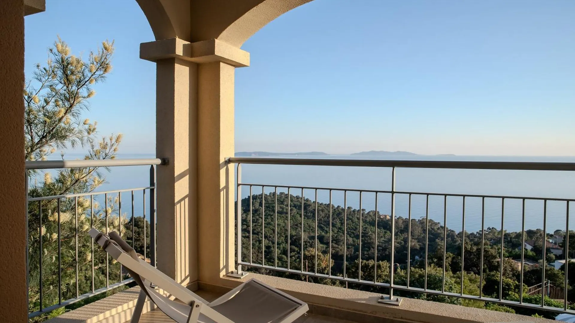 Hotel La Villa Douce Rayol-Canadel-sur-Mer
