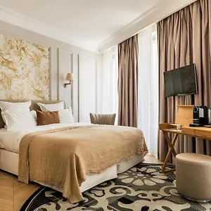 Trinité Haussmann Hotel
